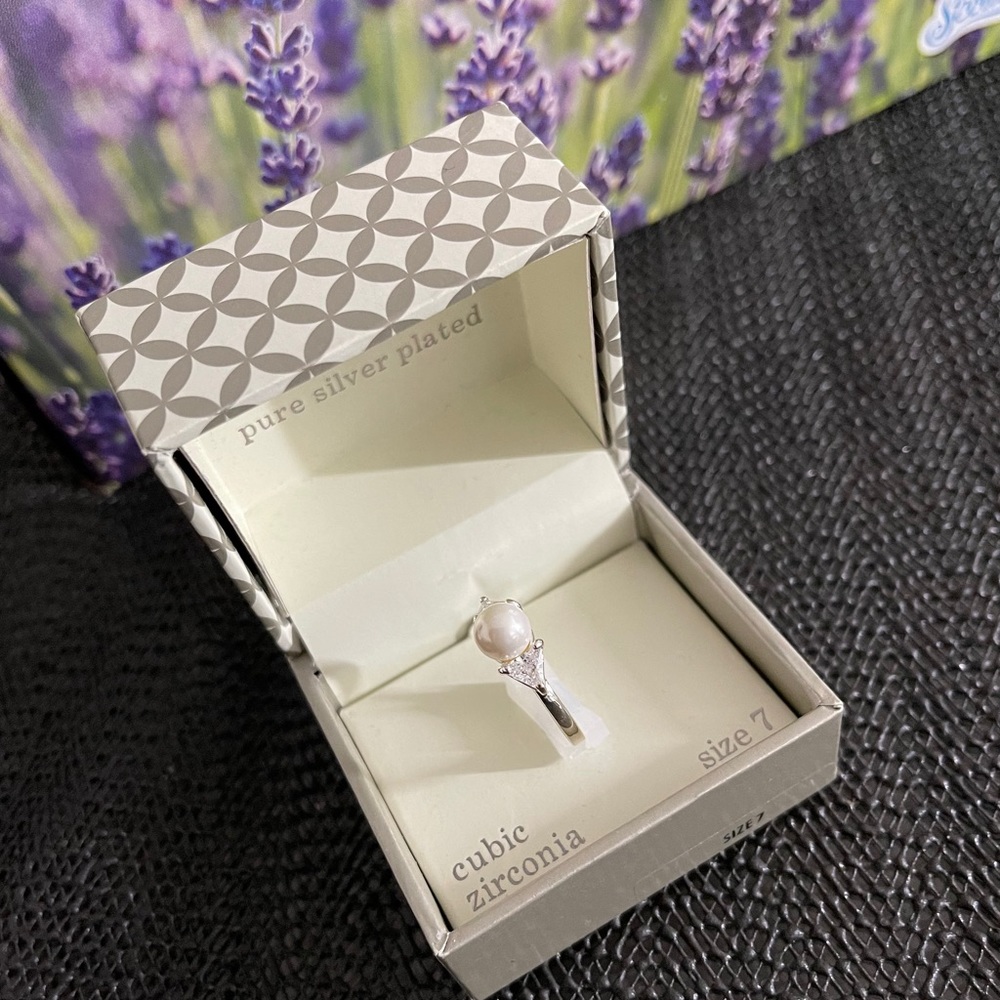 Pearl n Zirconium Ring